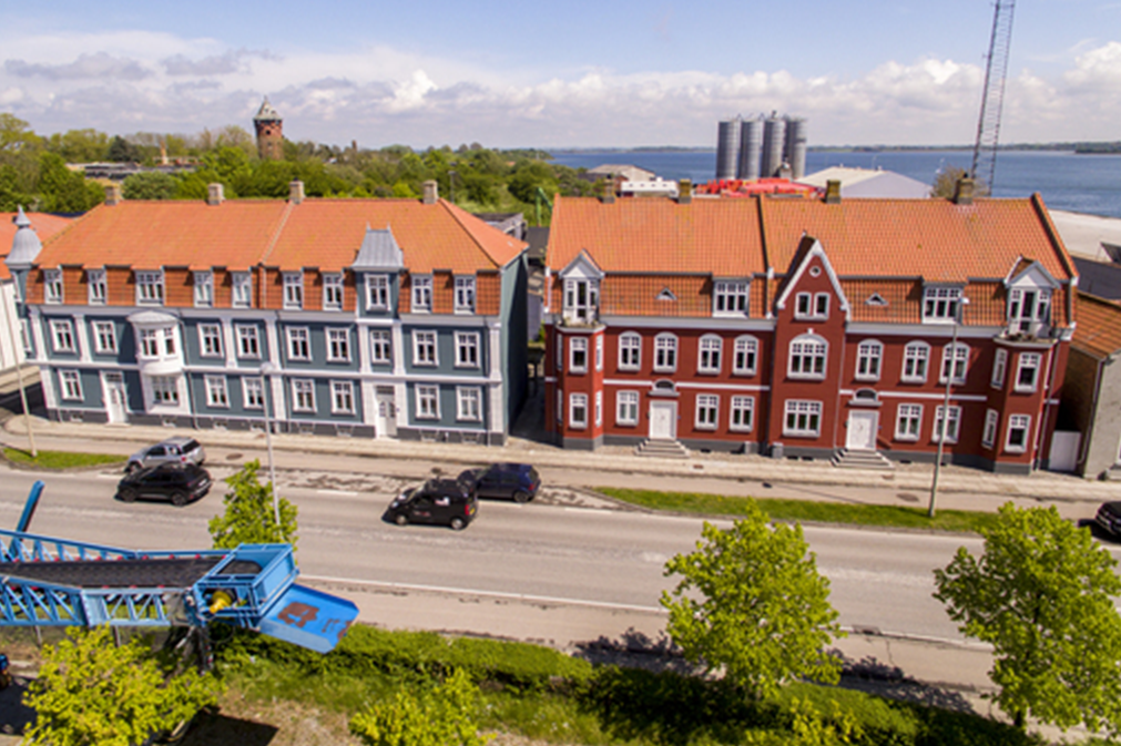 Attraktive boligudlejningsejendomme tæt på havnen netop solgt i Korsør