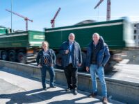 Projektleder Anne Brolund, projektdirektør Peter Kjølby og konsulent Niels Dinesen fra Køge Kyst P/S. Pressefoto: Mikkel Meister